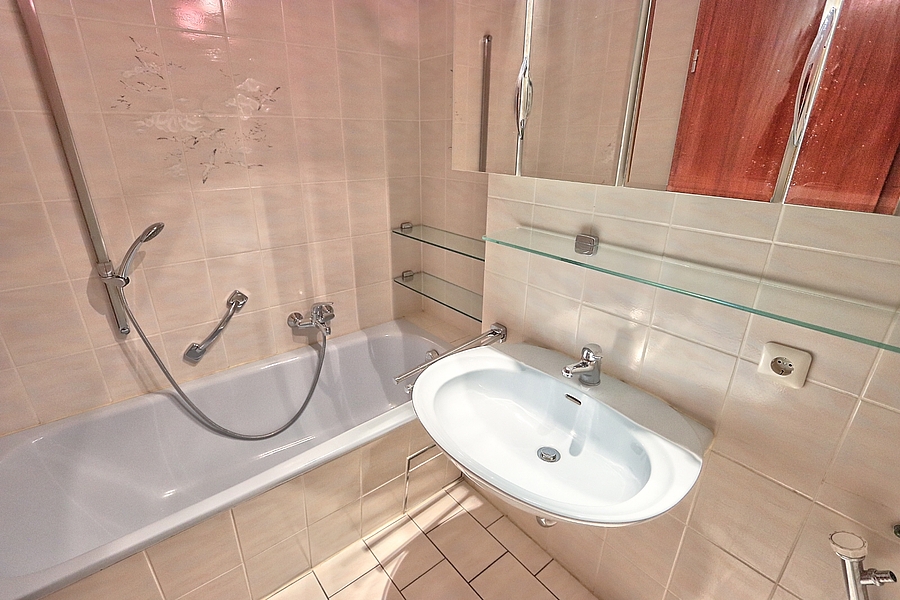 Bad mit Waschmaschinenanschluß