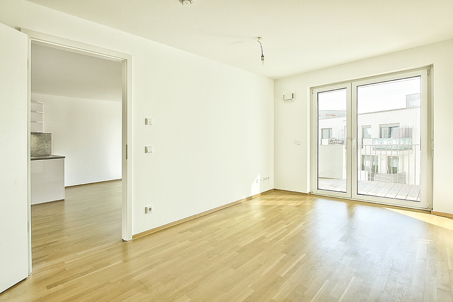 Schlafzimmer mit Loggia-Zugang