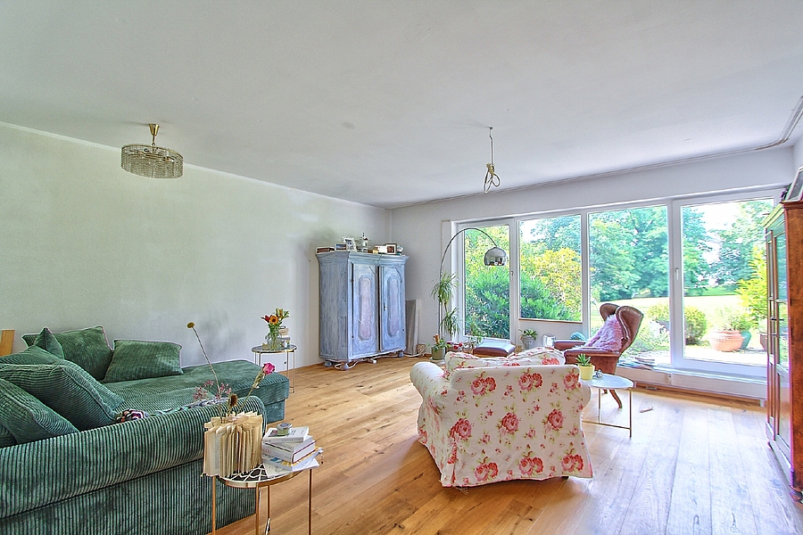 Großes Wohnzimmer
