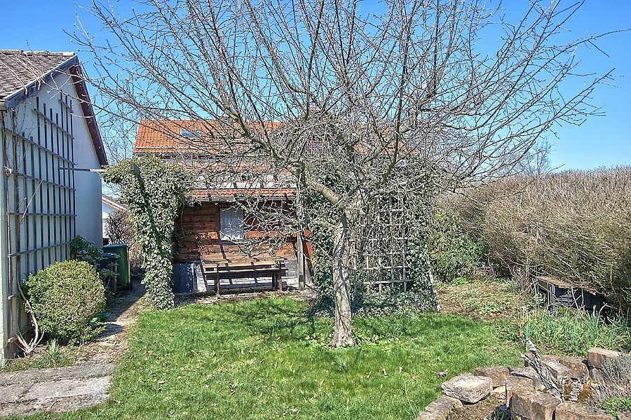 Gartenhaus inklusive!