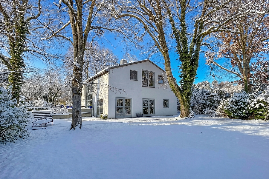 weitläufiges Grundstück