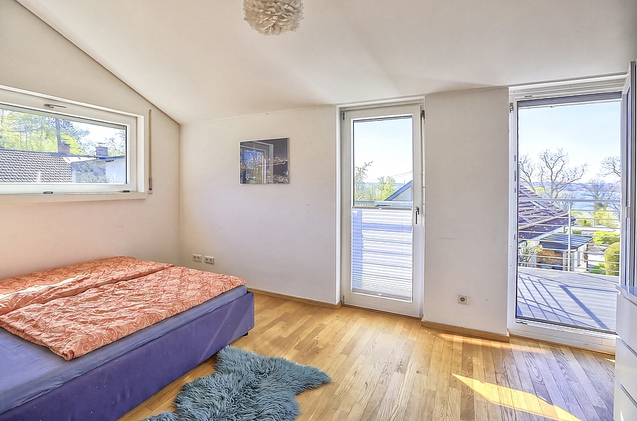 Kinderzimmer mit Terrassenzugang