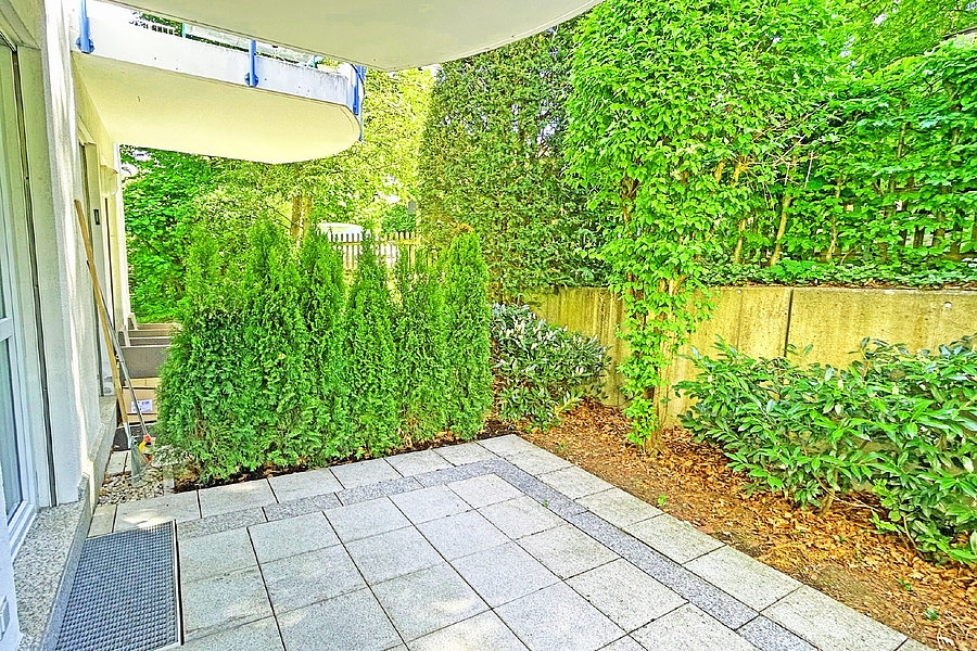 Terrasse mit Blick ins Grüne