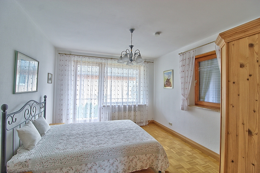 Helles Elternschlafzimmer