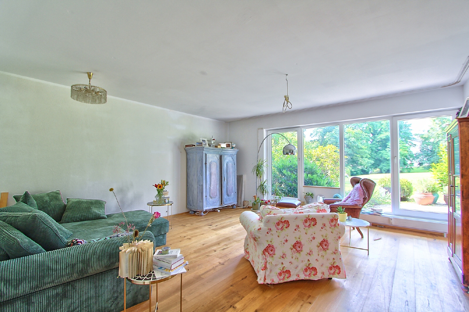 Großes Wohnzimmer