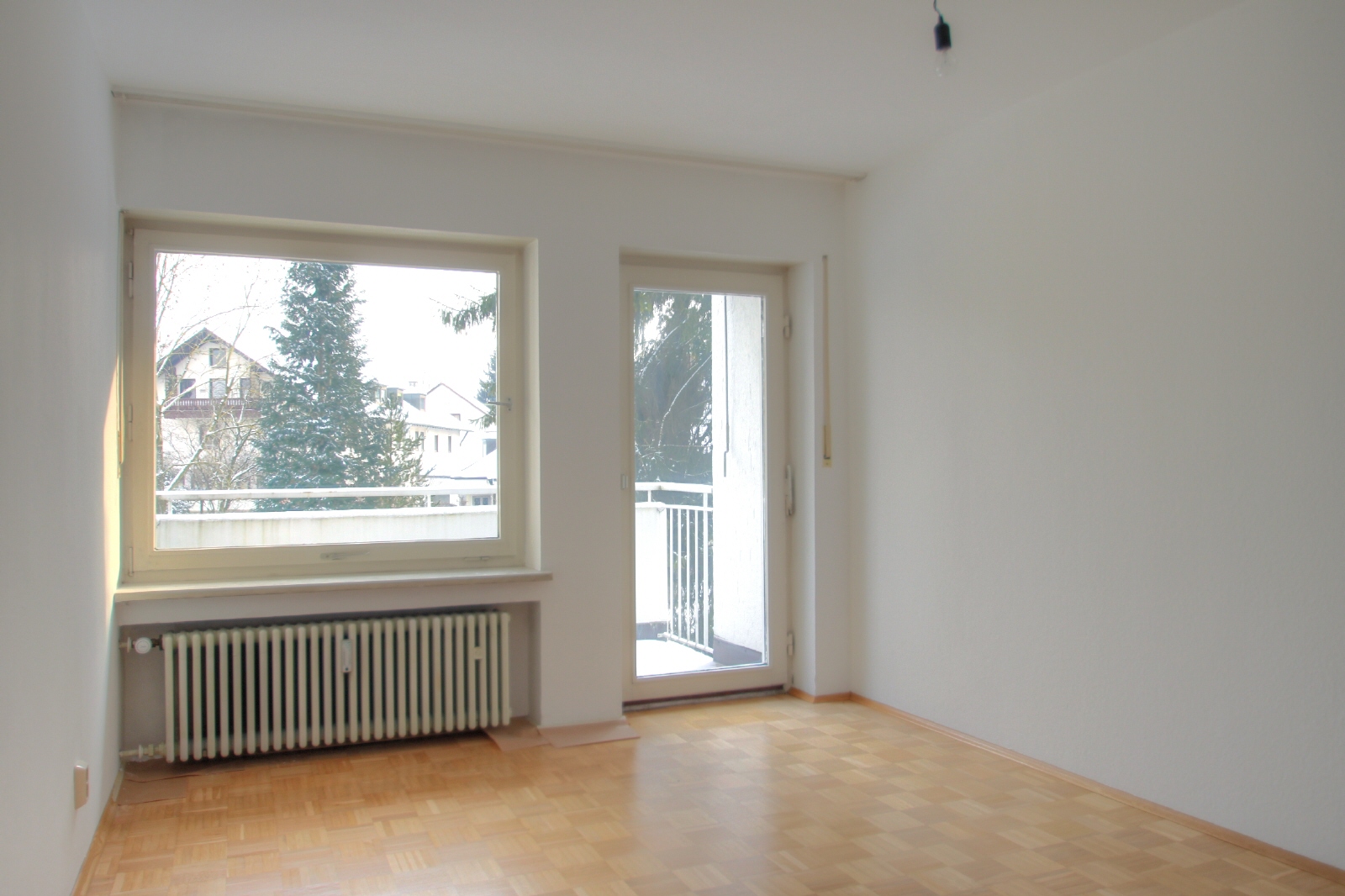 Schlafzimmer mit Südbalkon