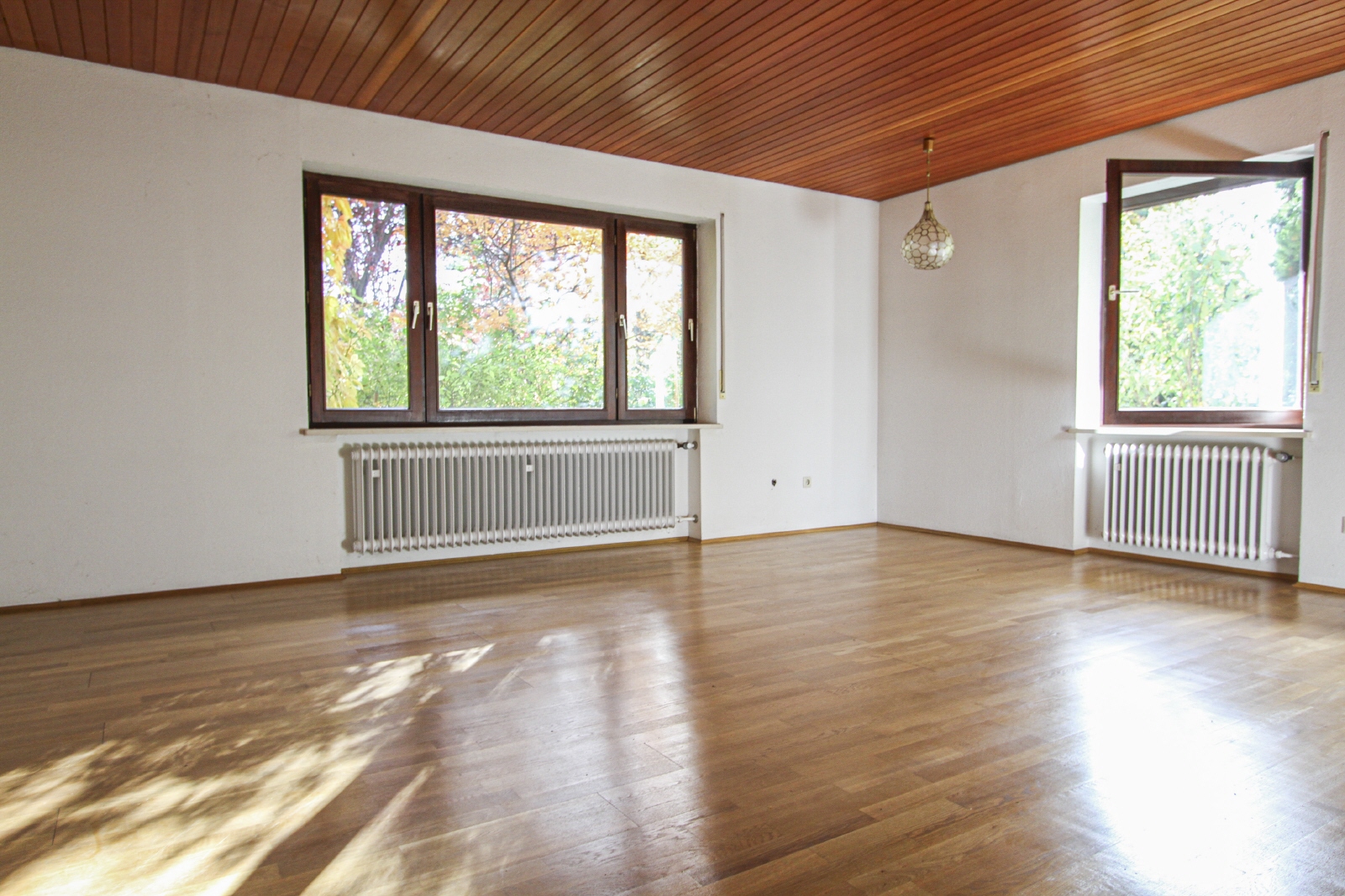 Im EG mit Blick ins Grüne