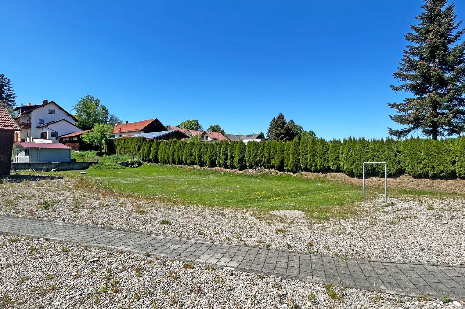 Großzügiges Grundstück