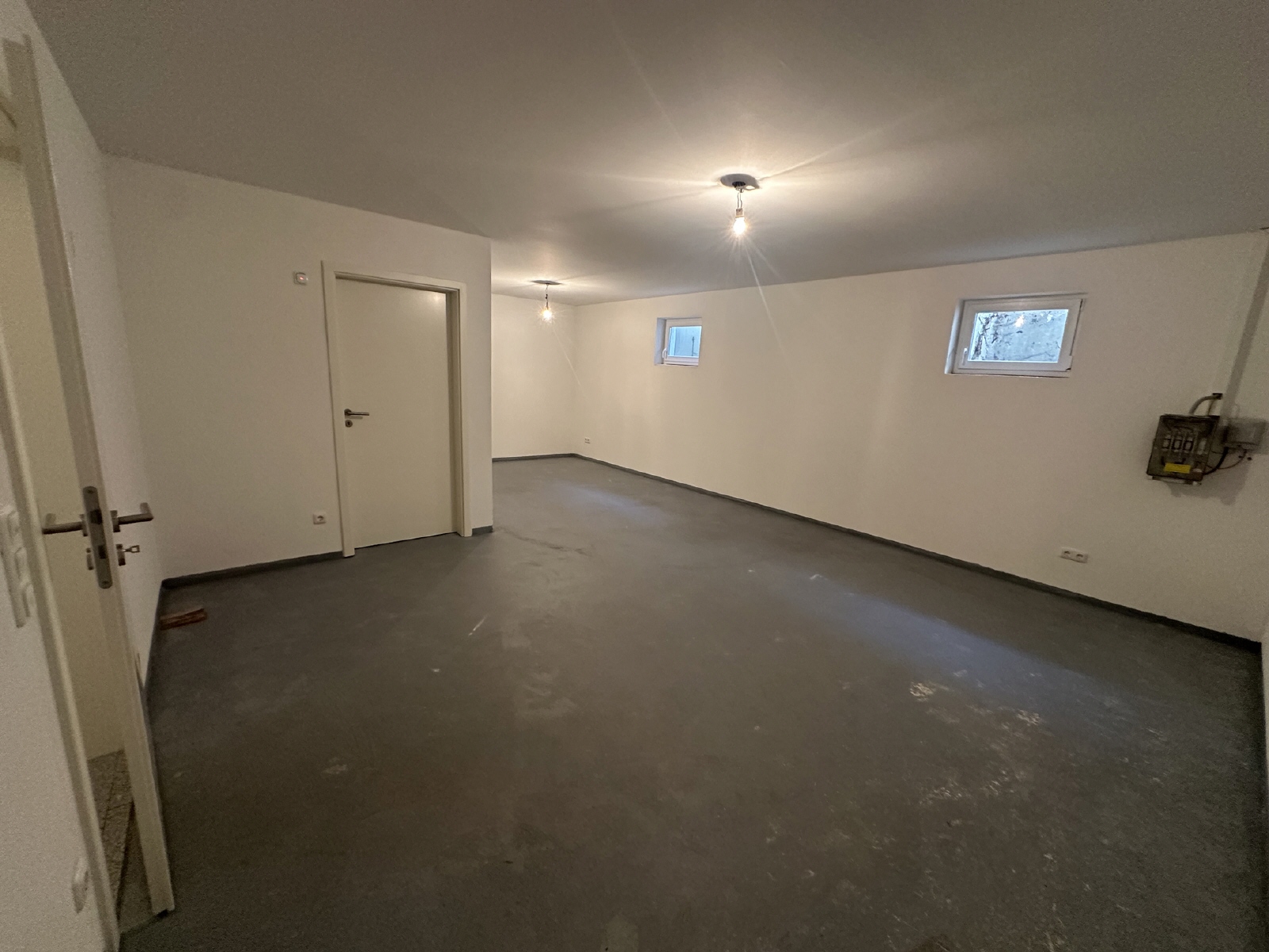 Weiträumiger Keller