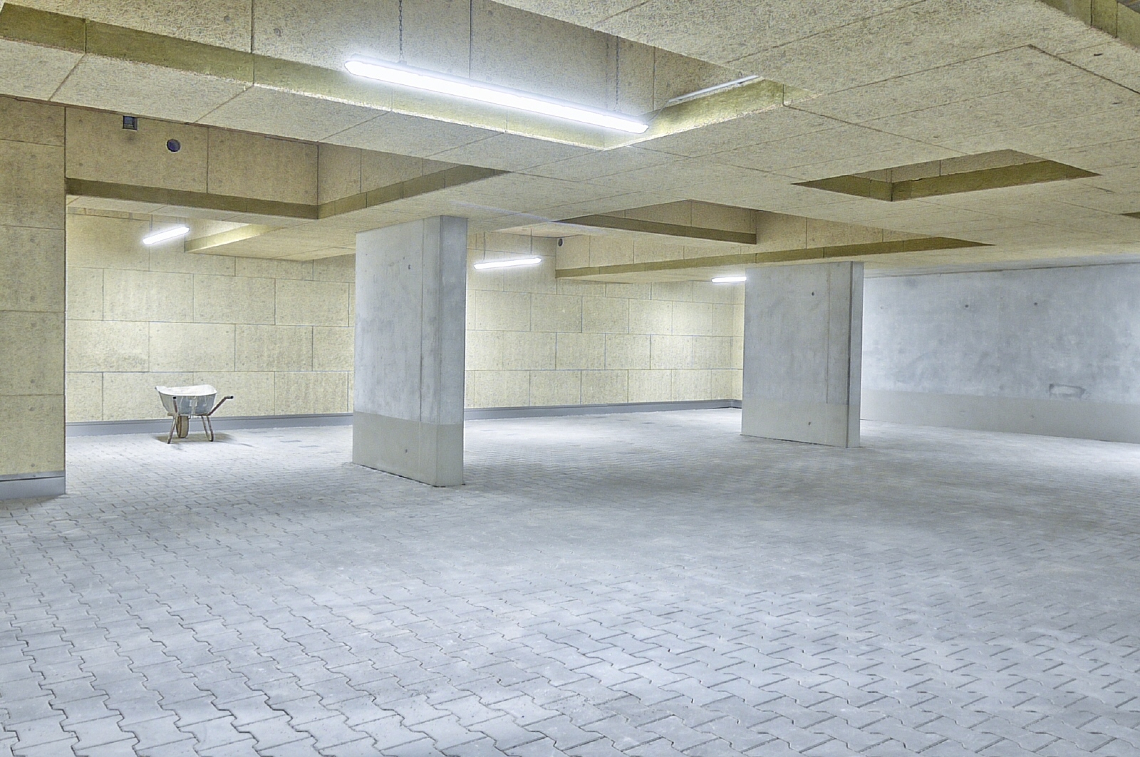 Geräumige Tiefgarage