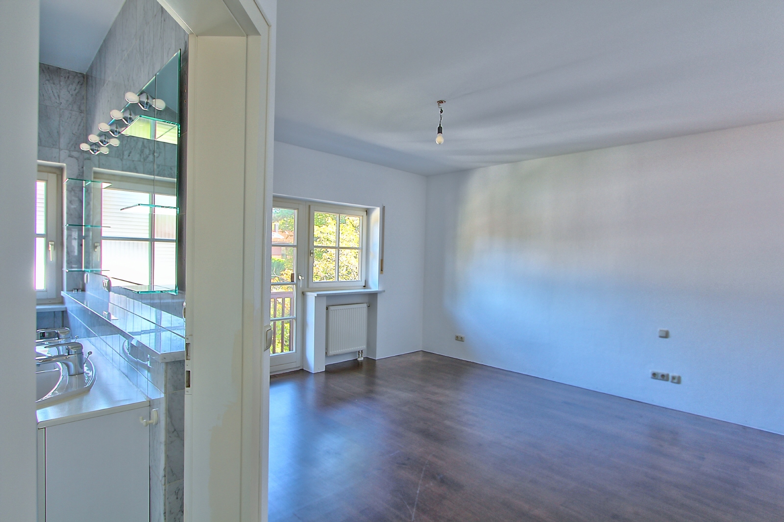 Schlafzimmer mit Bad