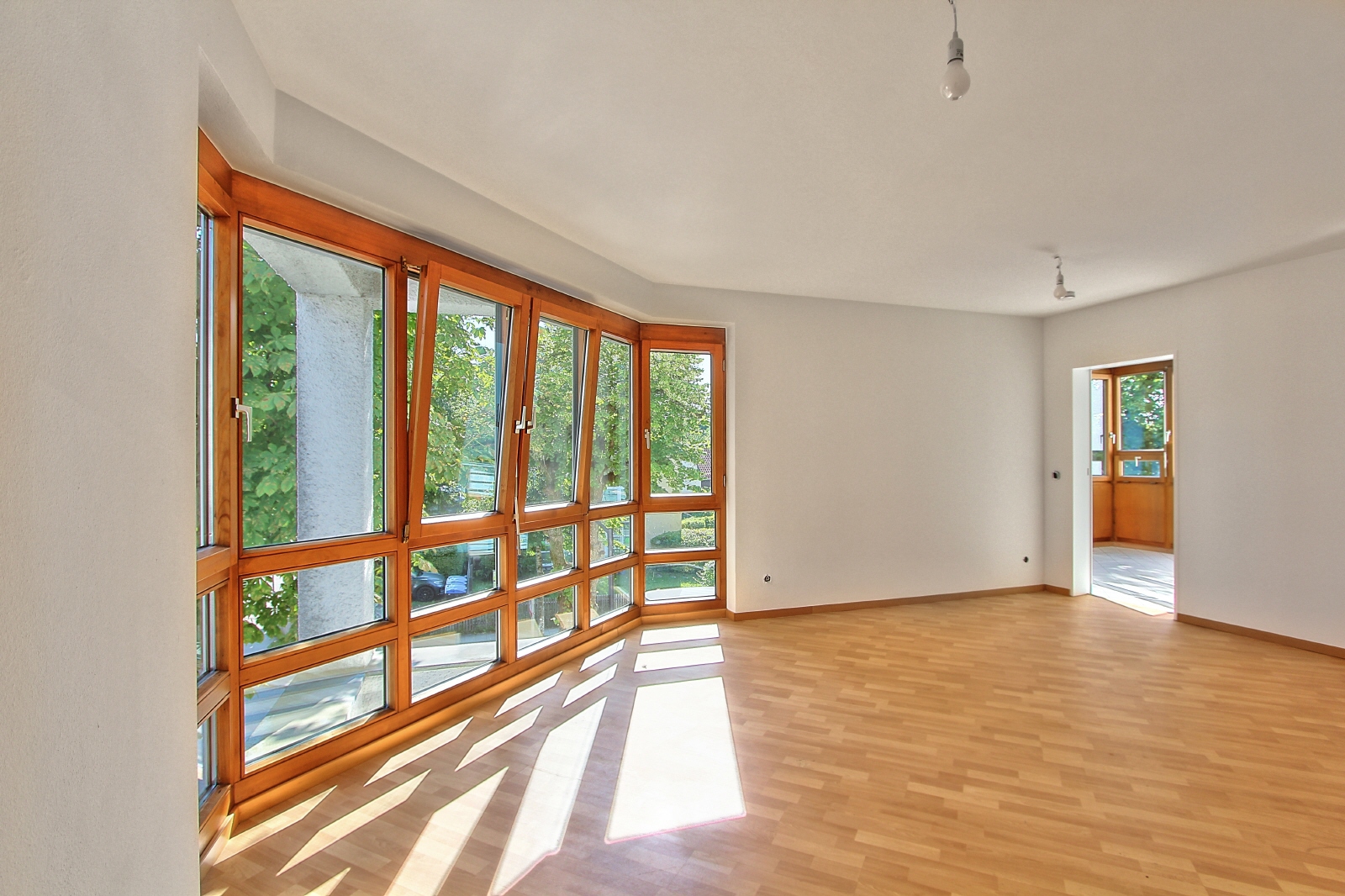 Wohnzimmer mit Küchenzugang