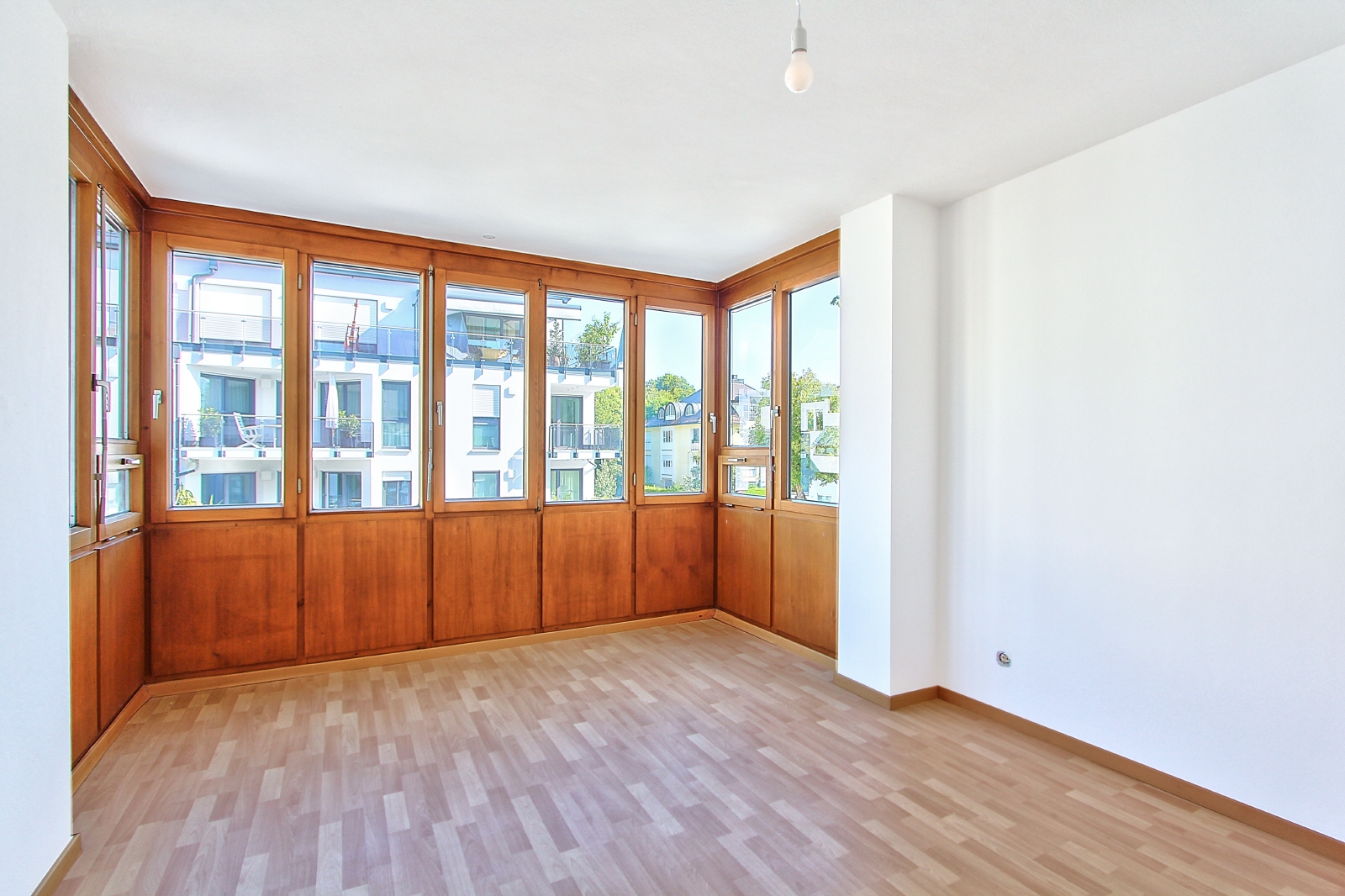 Geräumiges Schlafzimmer