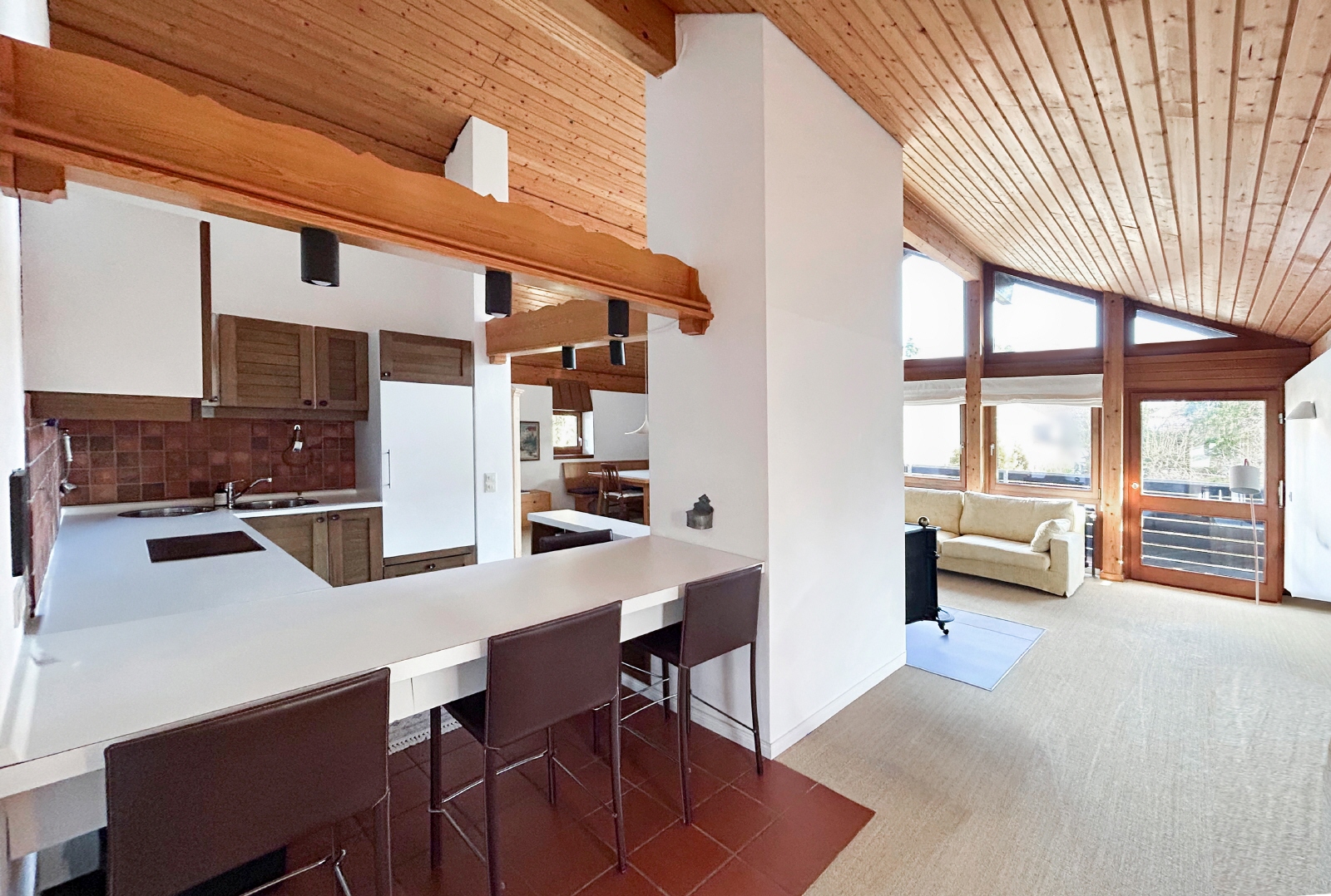 Wohnraum mit Küche im OG