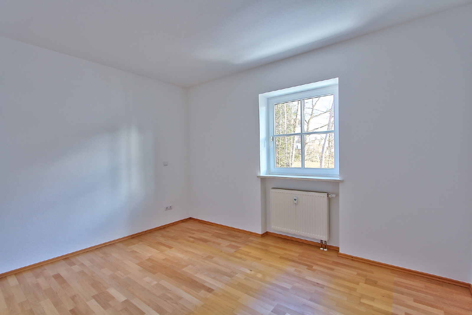 Geräumiges Schlafzimmer