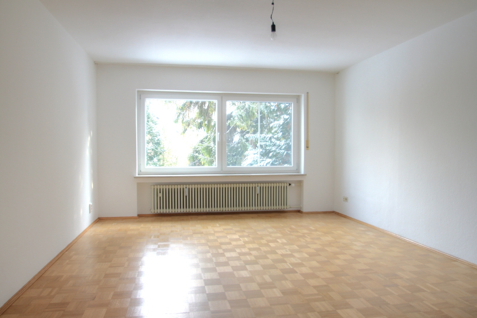 Wohnzimmer mit Licht und Raum