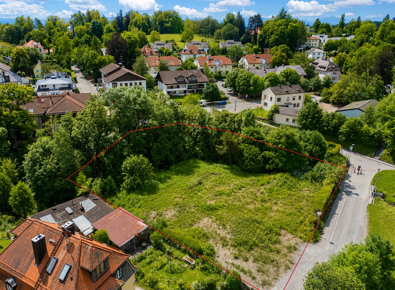 Grundstück mit Genehmigung für 4-Spänner