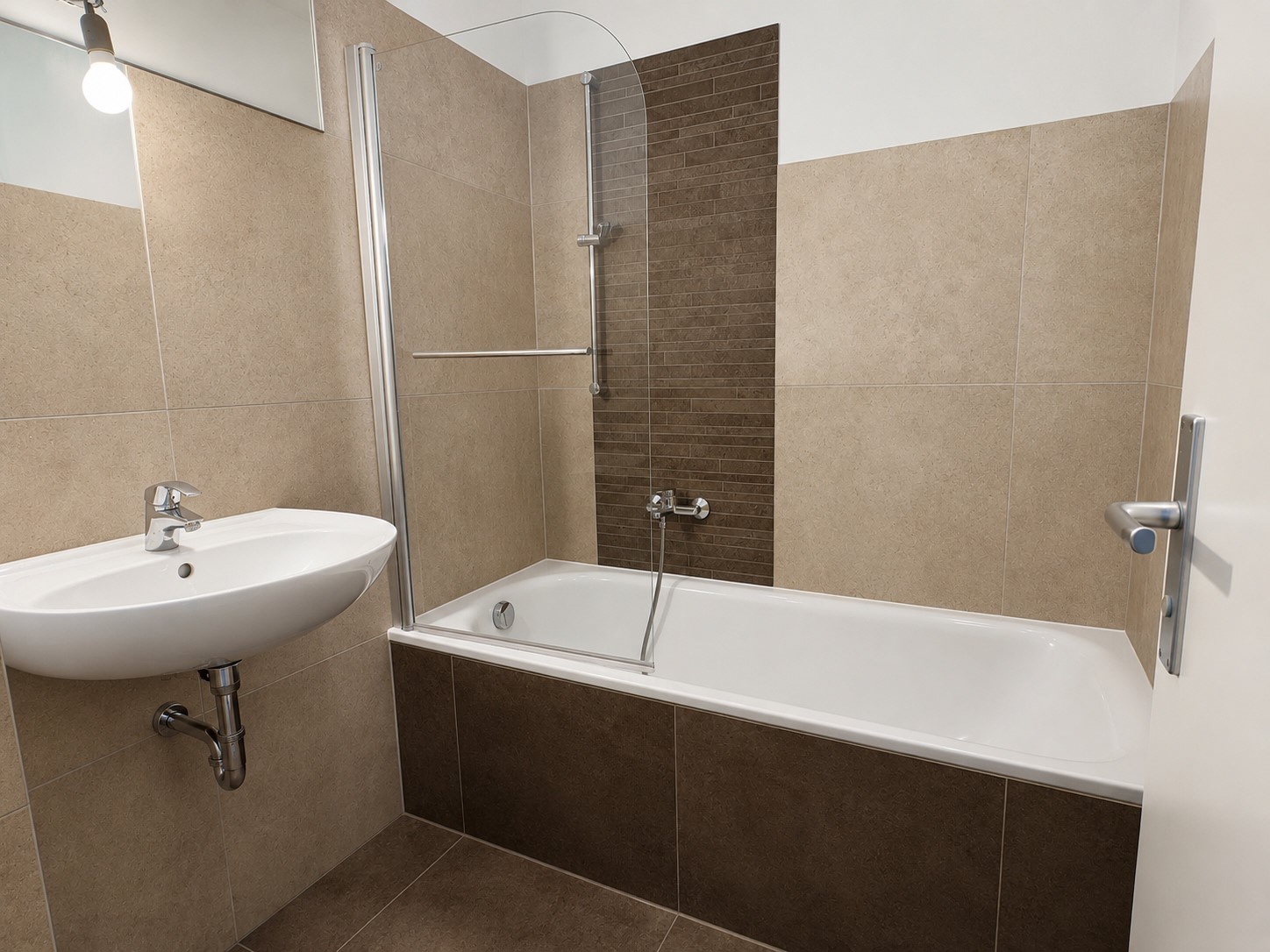 Modernes Badezimmer
