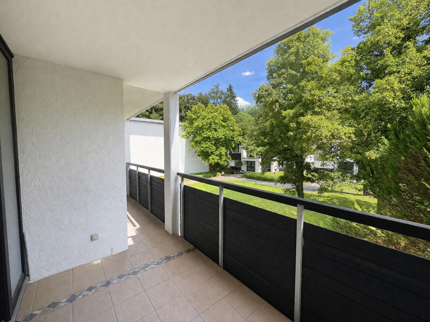 Balkon mit Blick ins Grüne