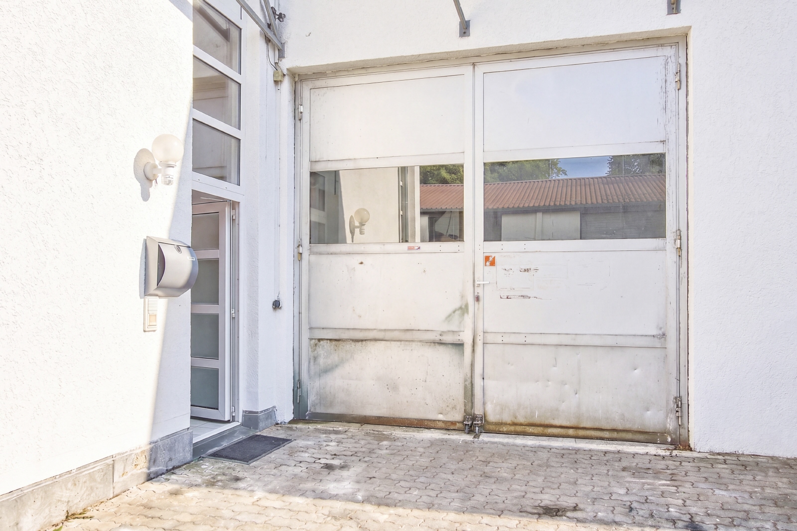 Eingangsbereich Halle und Wohnung_bearbeitet